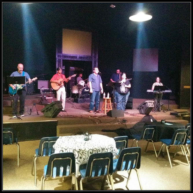 Focus Worship Team - Getting In a Little Practice.